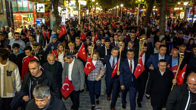 Malatya'da Cumhuriyet Yürüyüşü Düzenlendi