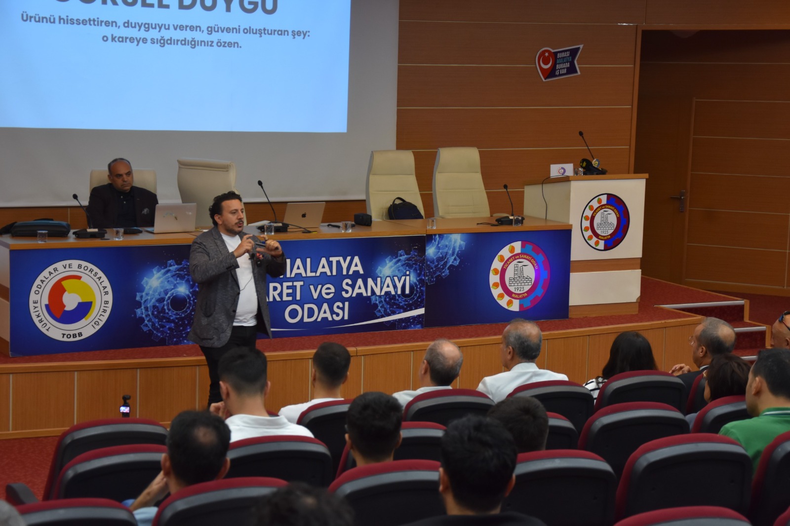 'E-Ticaret ve Yapay Zeka Konferansı' Düzenlendi