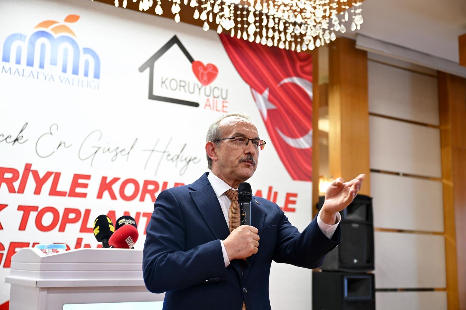 'Koruyucu ailelere devlet her türlü desteği sağlıyor'