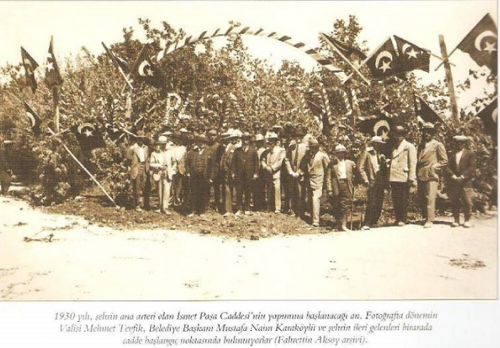 1930...İsmet Paşa (Yeşilyurt) Caddesi Açılıyor