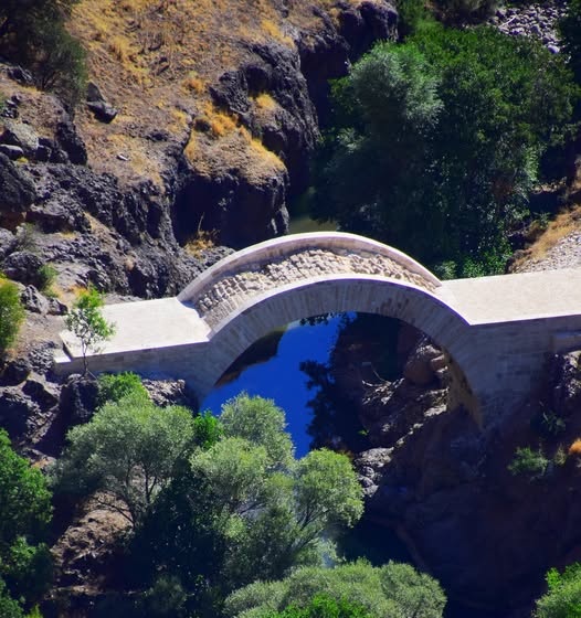2 Bin Yıllık Taş Köprüyü Bu Hale Getirdiler