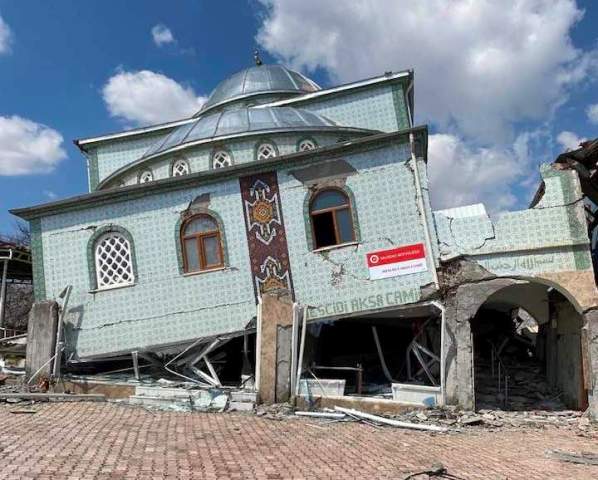 Akçadağ'da Mescidi Aksa Camii Çöktü