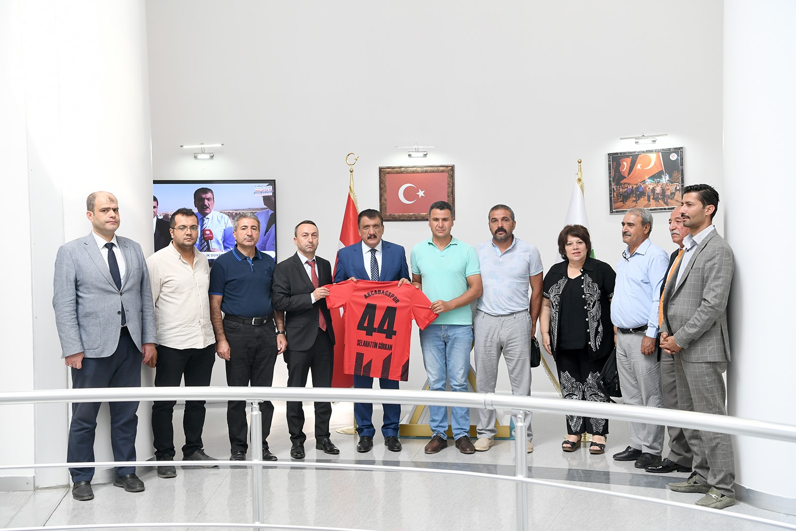 AKÇADAĞSPOR'DAN BAŞKAN GÜRKAN’IA ZİYARET