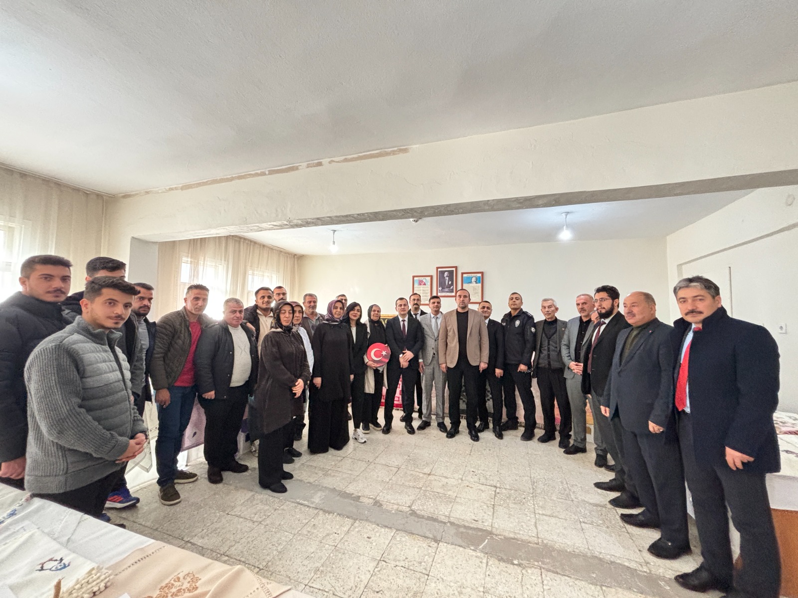 ARAPGİR'DE YIL SONU SERGİSİ AÇILDI