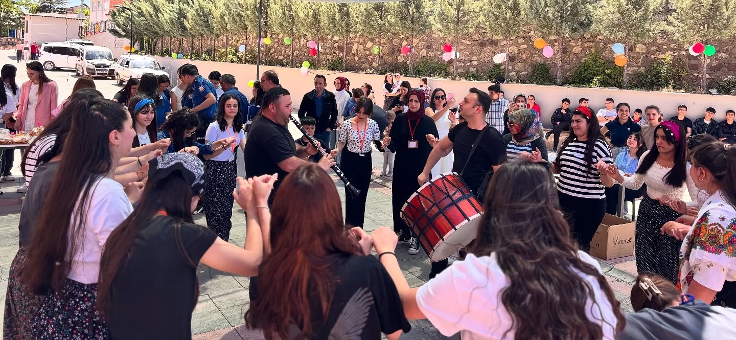 Arapgir'de 'Hayır Çarşısı' Etkinliği