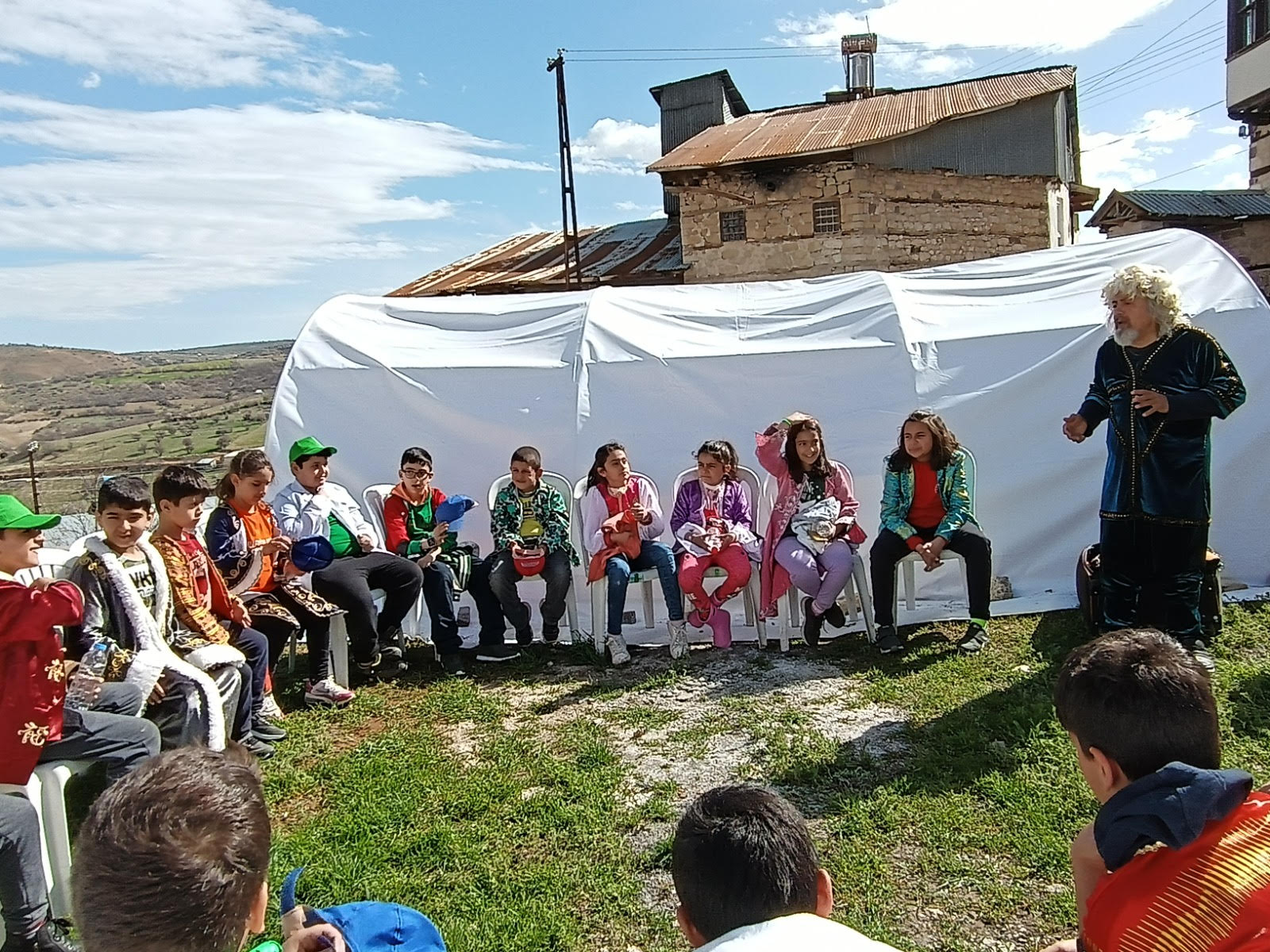 Arapgir'de Depremzede Çocuklara Destek Veriliyor