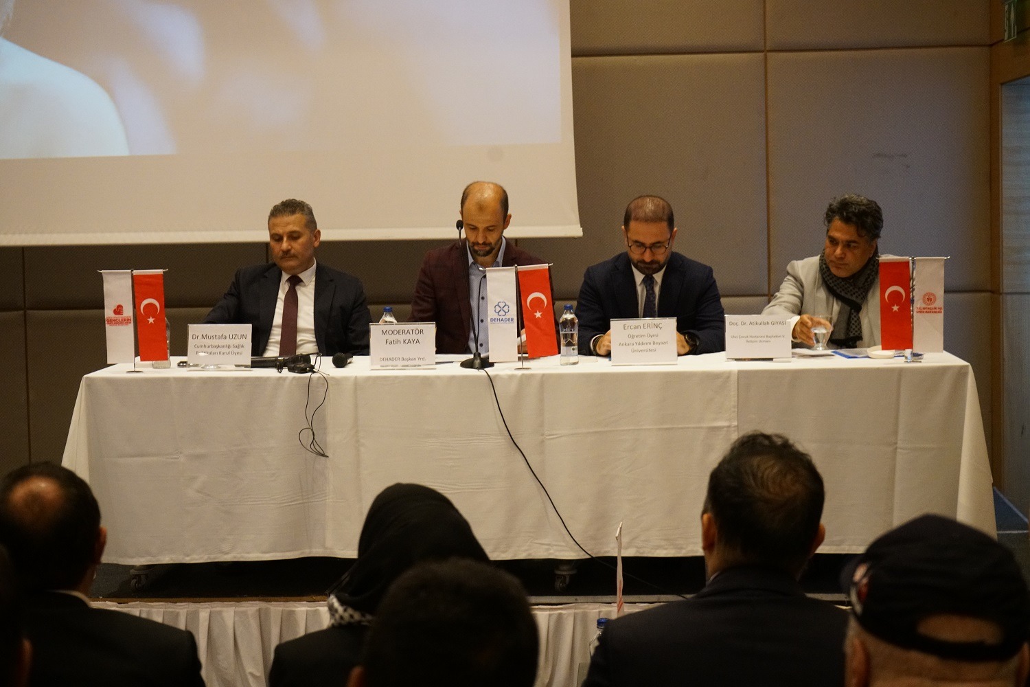 Bağımlılıkla Mücadelede Paneli Düzenlendi