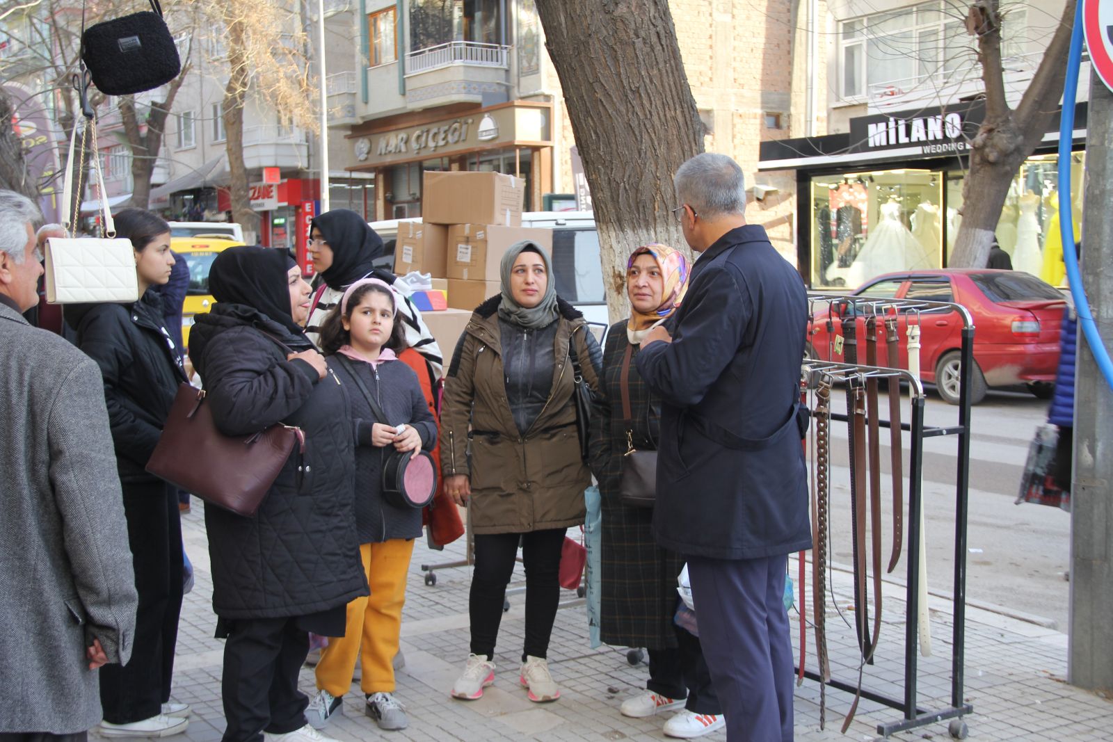 Bağımsız Aday Gezer Çalışmalarını Sürdürüyor