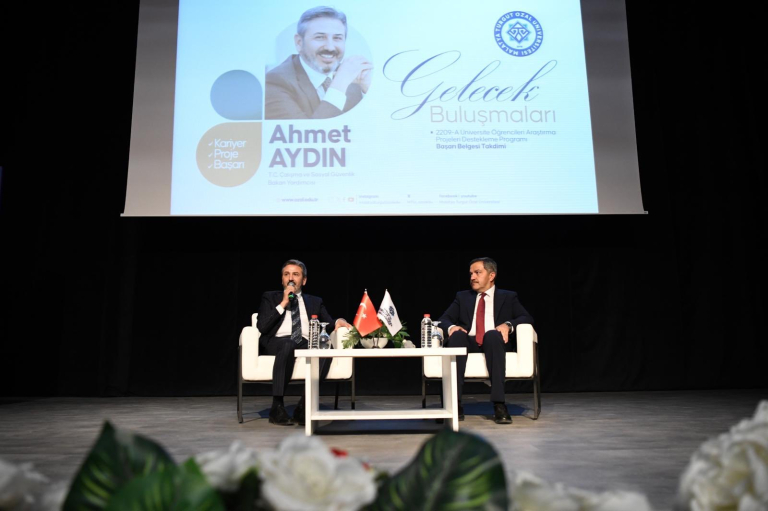 Bakan Yardımcısı Ahmet Aydın Öğrencilerle Buluştu