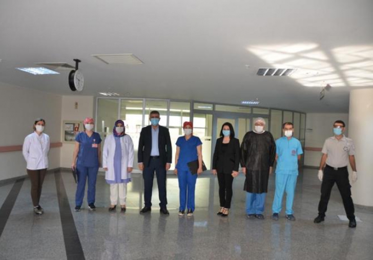 Başhekim Aktürk, sağlık çalışanlarını kutladı