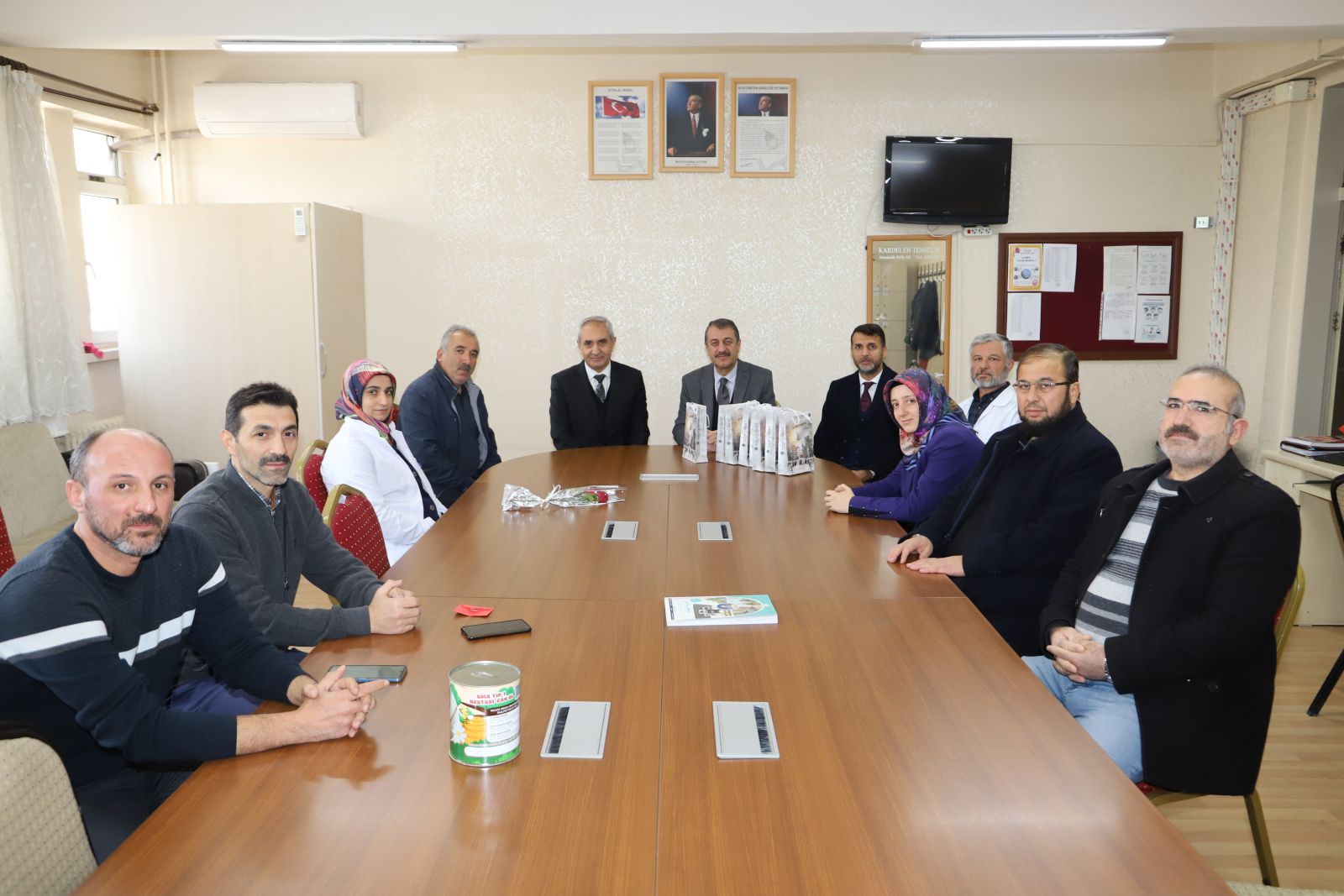 Başkan Güder 5 Bin Öğretmene Hediye Gönderdi