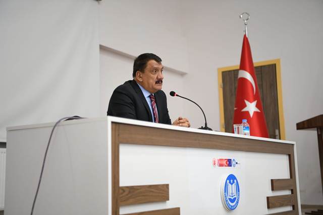 Başkan Gürkan Öğrencilerin Sorularını Cevapladı