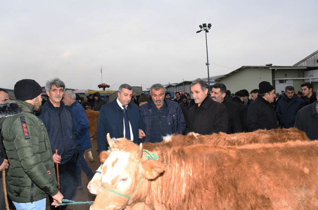 BAŞKAN ÖZCAN YETİŞTİRİCİLERLE BİR ARAYA GELDİ