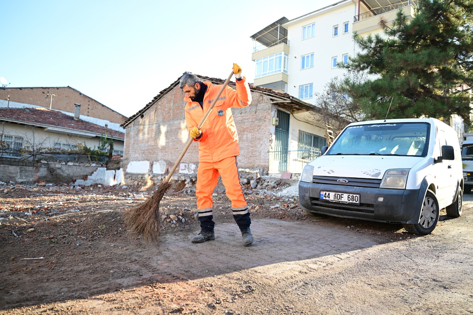 Battalgazi'de Enkaz Sonrası Temizlik Başladı