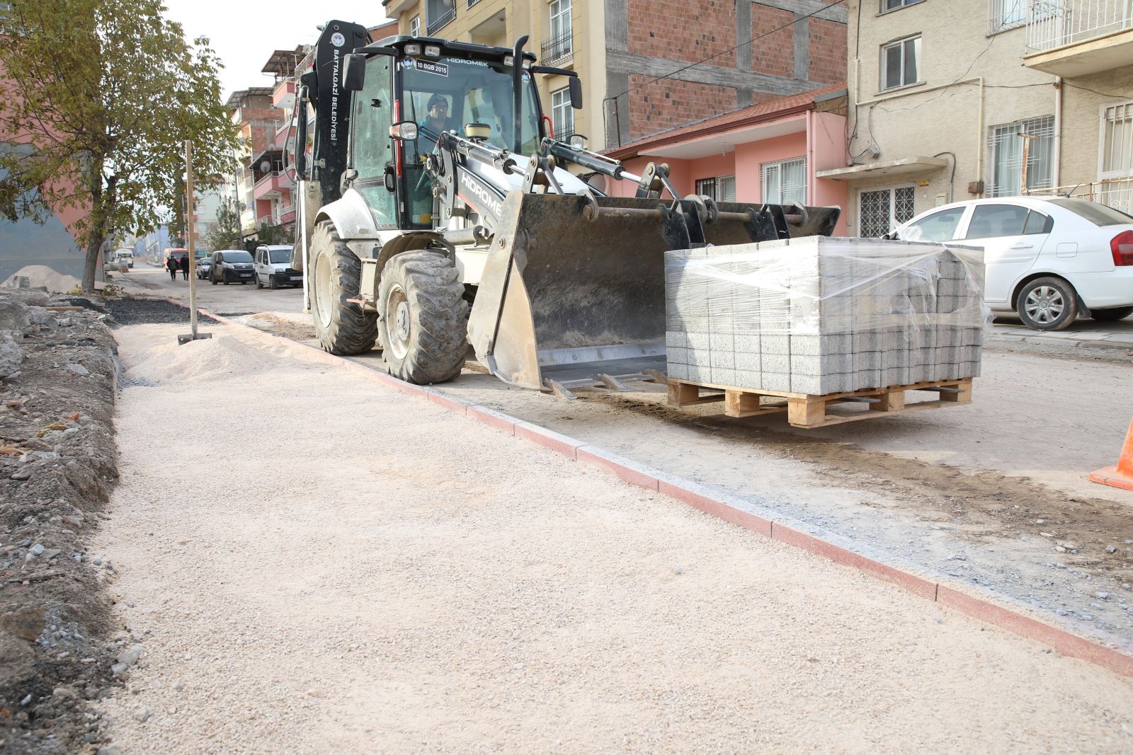 Battalgazi'de Yol Yapımına Devam Ediliyor