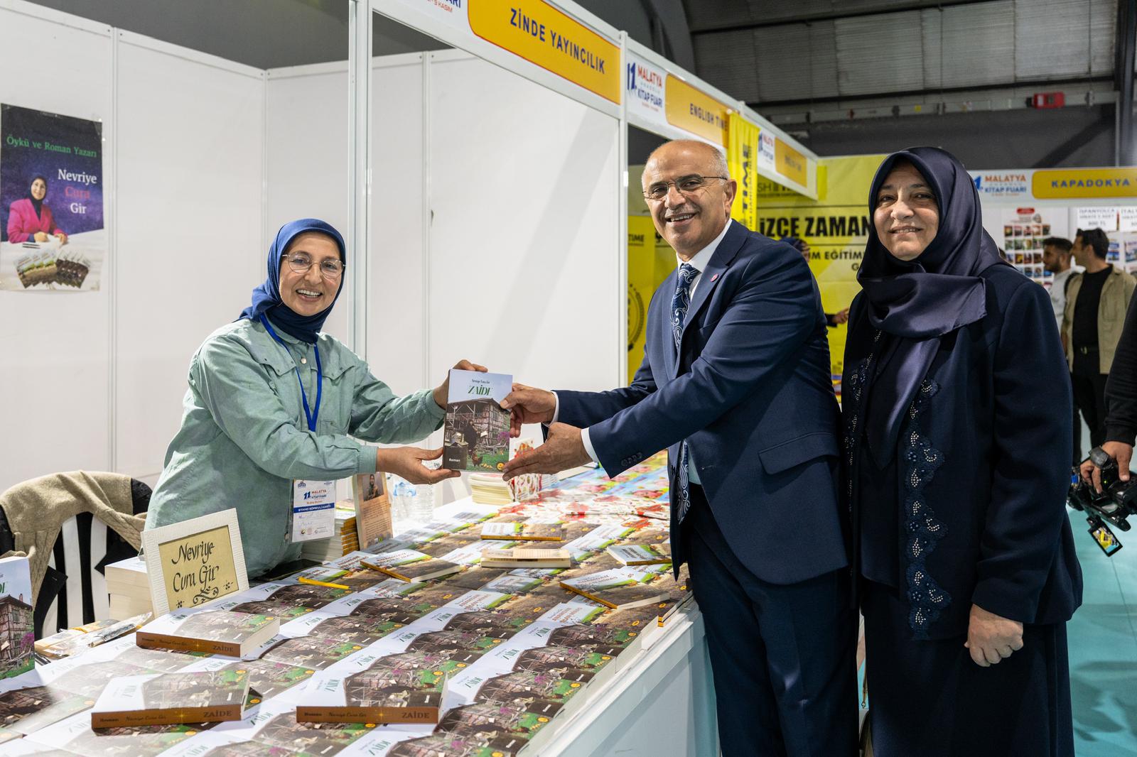 Başkan Sami Er Yazarlarla Bir Araya Geldi