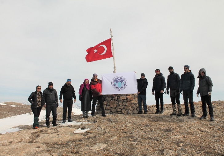 Beydağ'ının Zirvesinde İstiklal Marşı Okundu