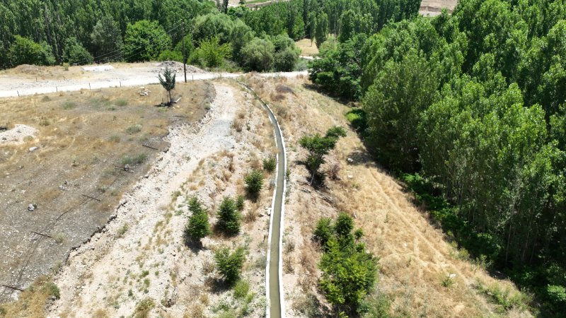 Büyükşehir Akçadağ'da Sulama Kanallarını Yeniliyor
