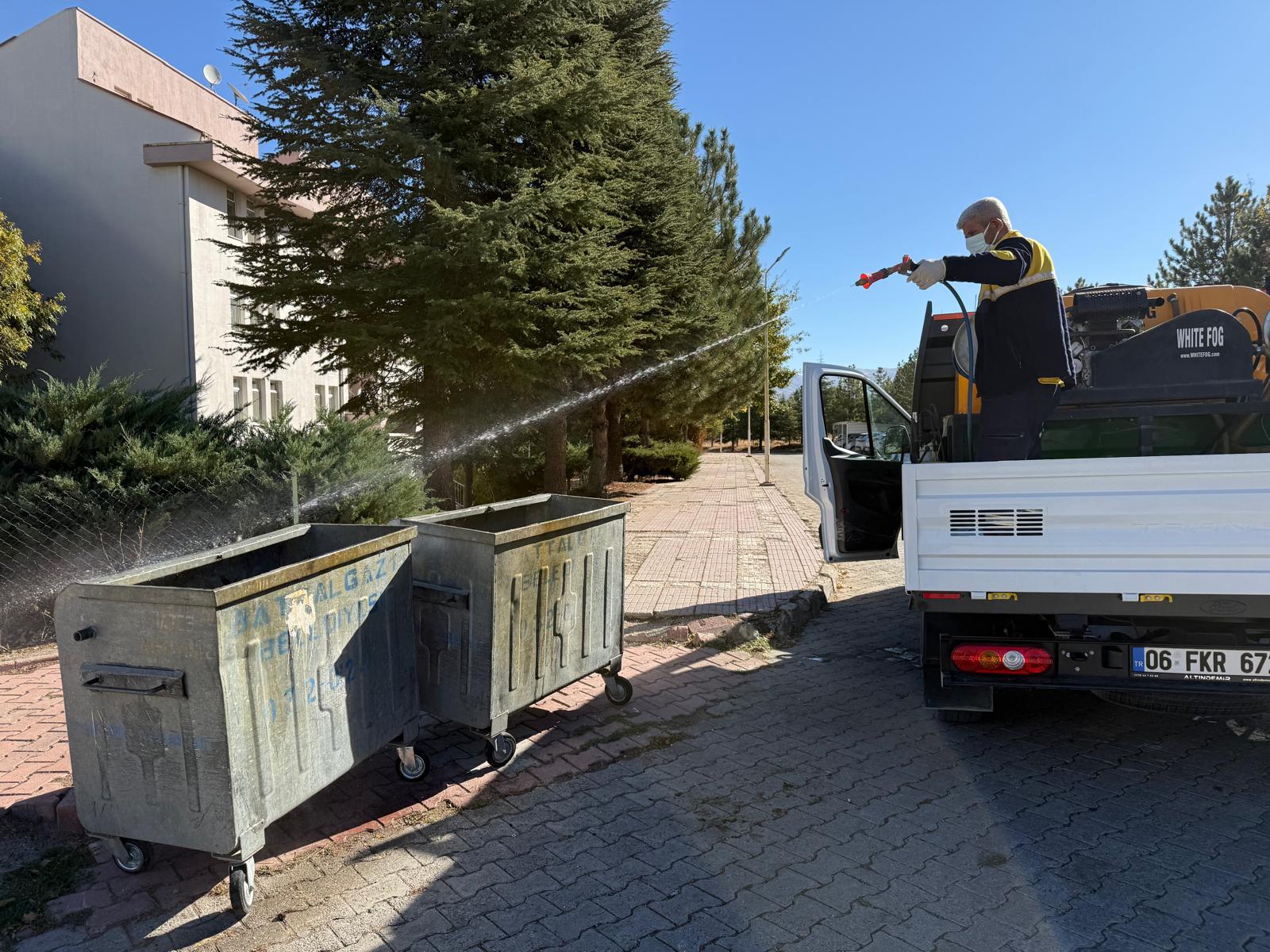 Büyükşehir İlaçlama Çalışmalarını Sürdürüyor