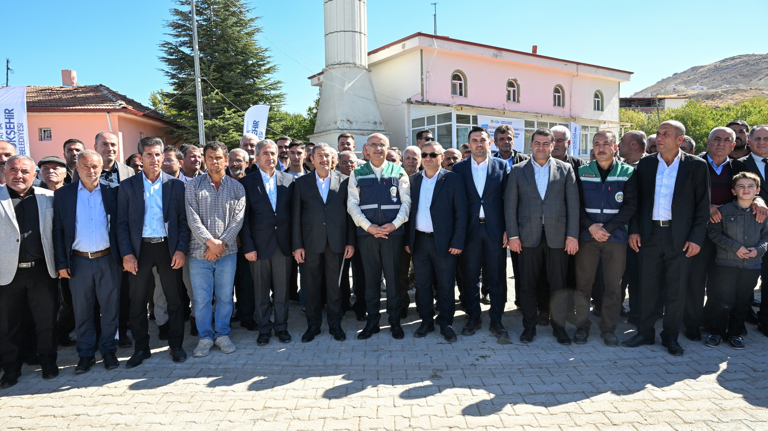 Büyükşehir Sulama için 250 Bin Metre Boru Dağıtıyor