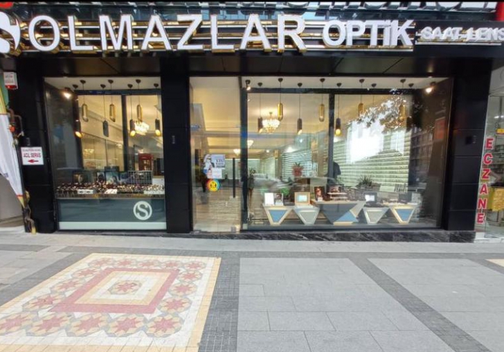 Bölgenin En Büyük Gözlük ve Saat Mağazası Malatya'da Açıldı