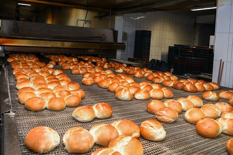 Büyükşehir Ücretsiz Ekmek Dağıtımını Sürdürüyor