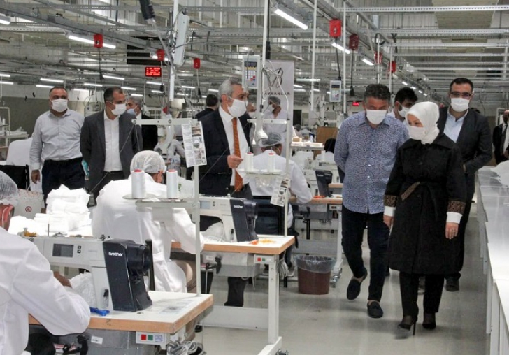 Çalık: Malatyada 16 firma maske üretiyor