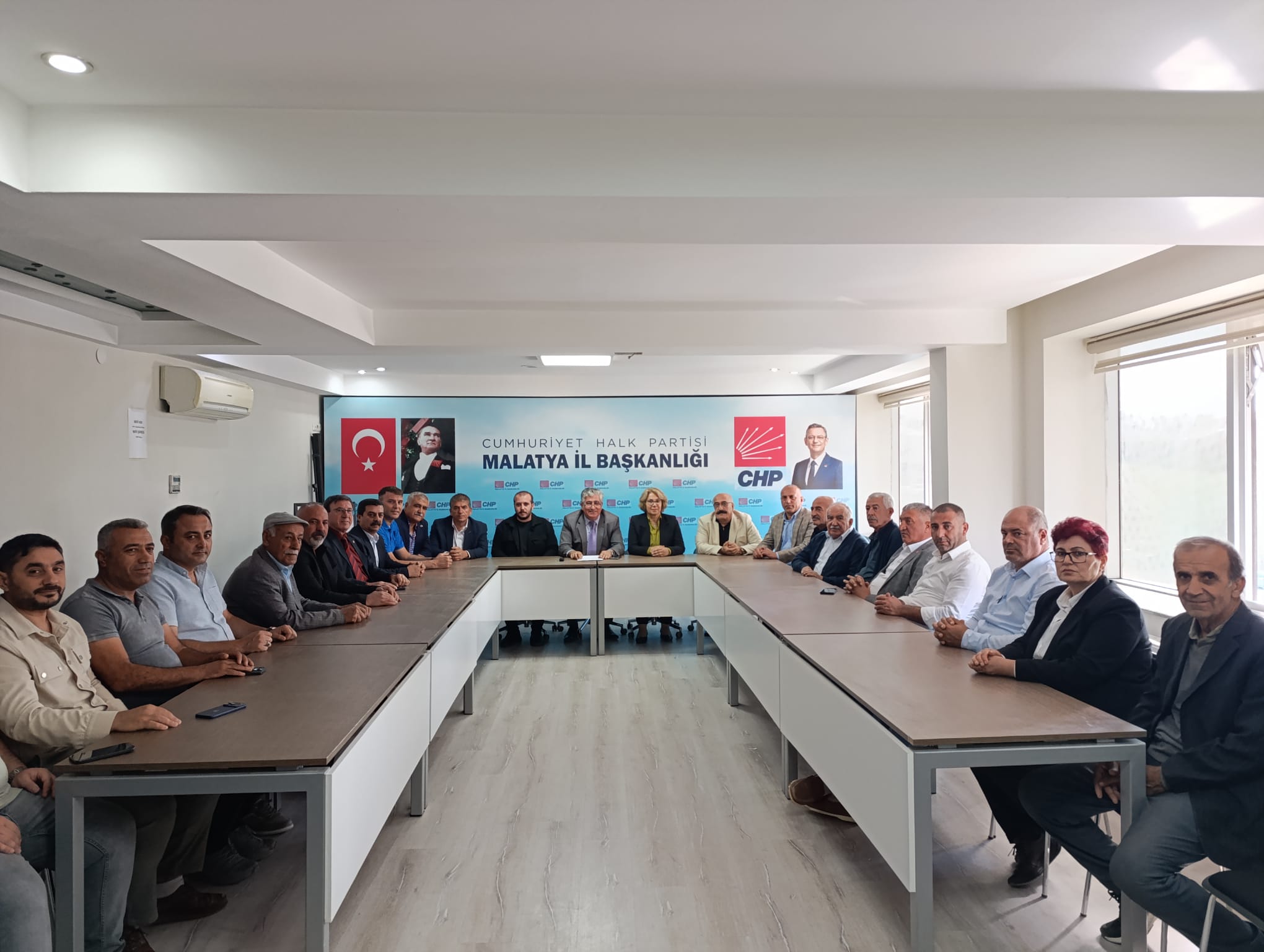 CHP'de İlçe Başkanları Barış Yıldız'a Tam Destek Verdi