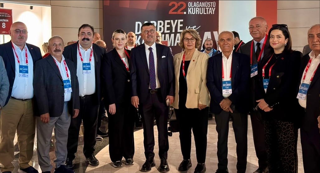 CHP Malatya Delegeleri  'Özgür Özel' dedi