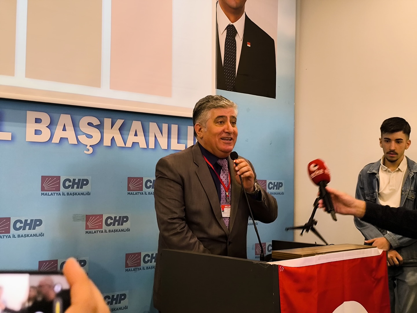 CHP Yeşilyurt İlçe Başkanlığına Hakkı Ayas yeniden seçildi
