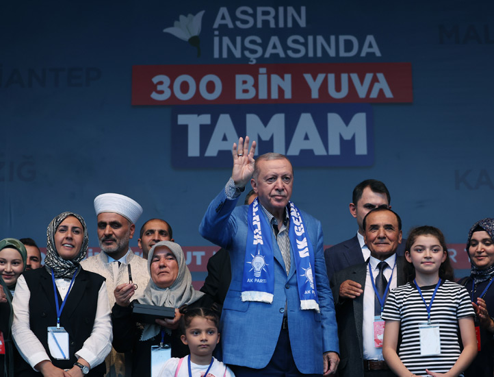 Cumhurbaşkanı Erdoğan: 3 Hak Sahibinden 2'si Yeni Yuvasına Kavuştu