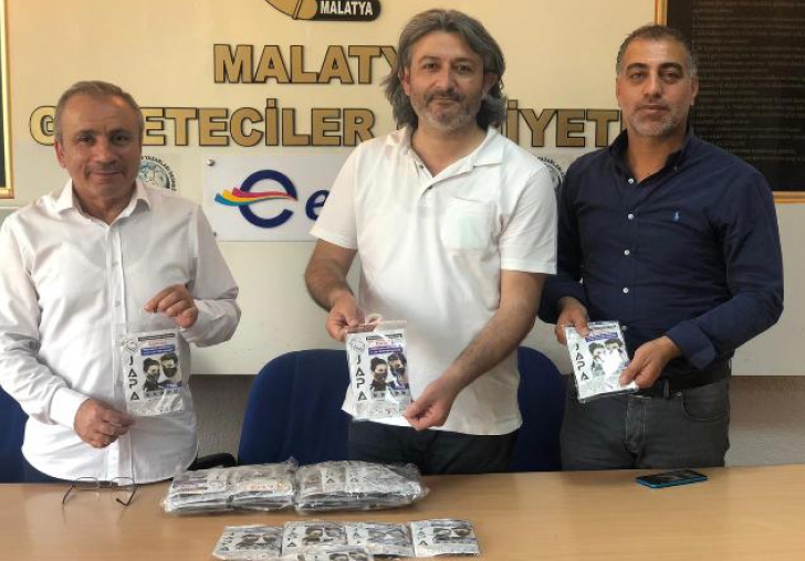 DADEF GAZETECİLERE MASKE GÖNDERDİ