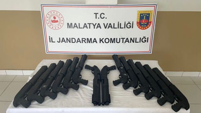 Dilek'te 14 Adet Magnum Av Tüfeği Ele Geçirildi