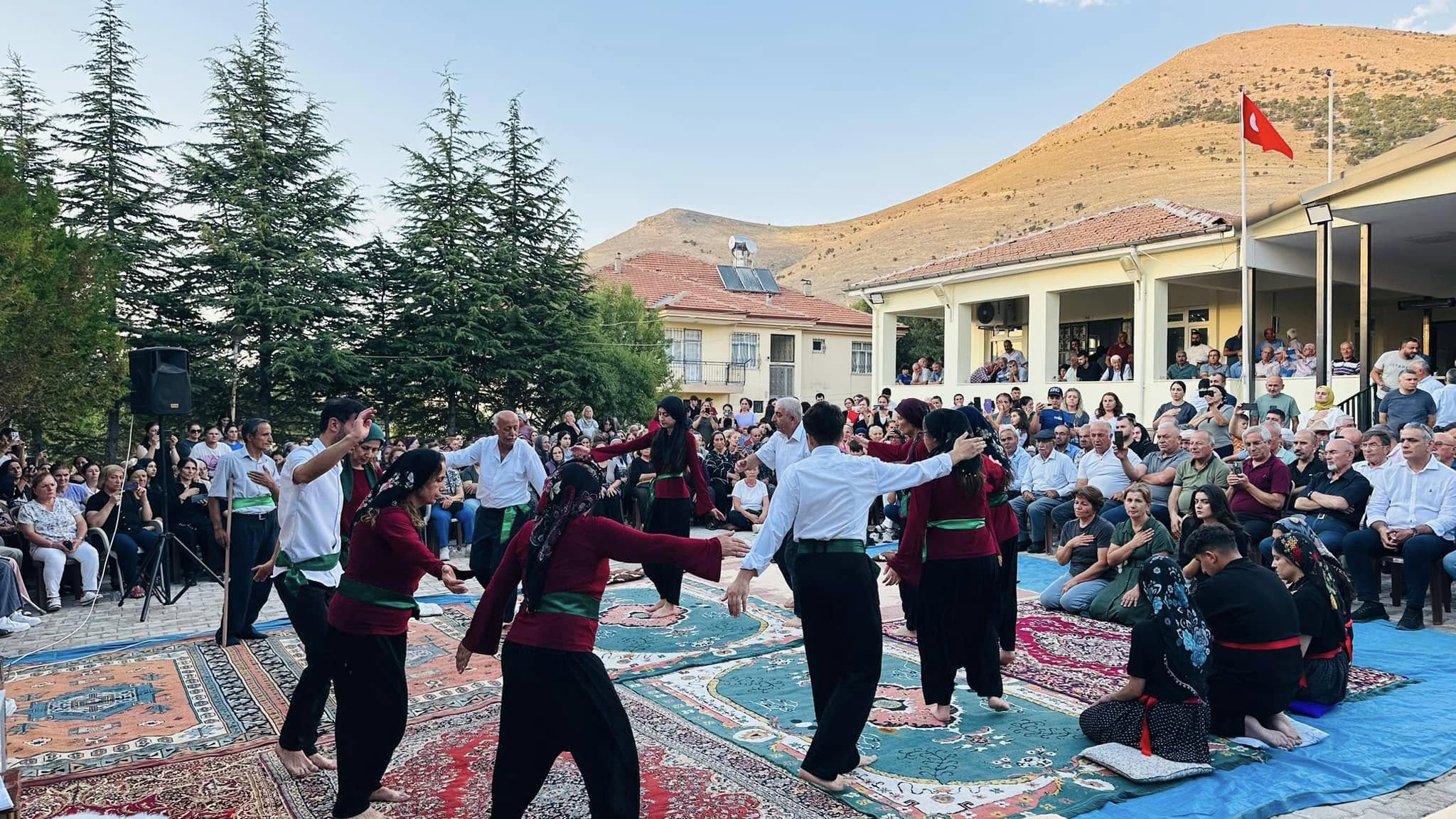 Doğanşehir'in Şatırobası'nda Aşure Etkinliği