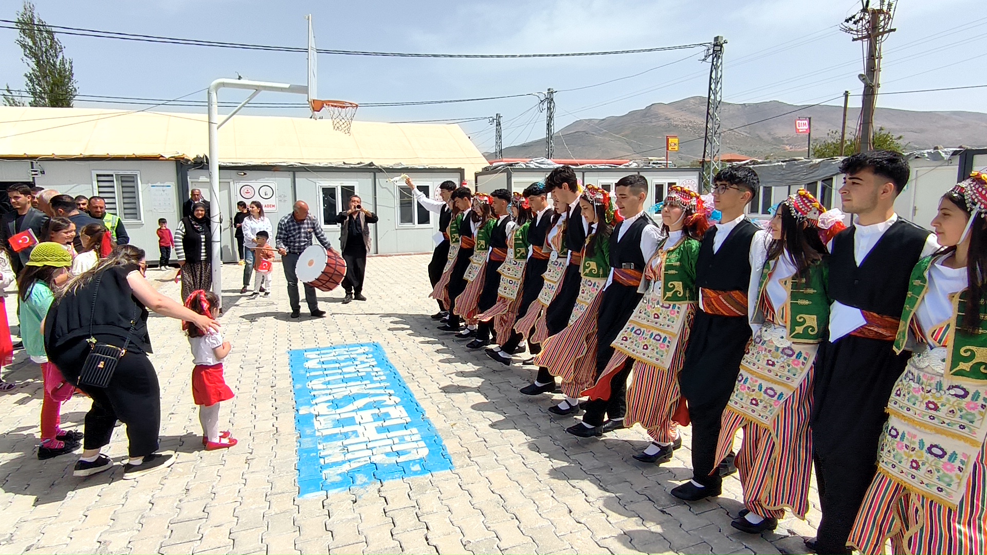 Doğanşehir Belediyesi, Çocuklara moral oldu