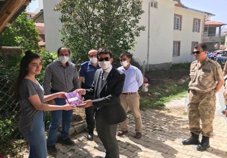Doğanşehir'de 'Sen Yeter ki Oku Kitaplar Bizden' Projesi