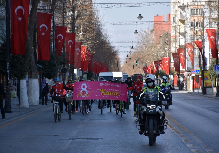 Dünya Kadınlar Günü Dolayısıyla Pedal Çevirdiler