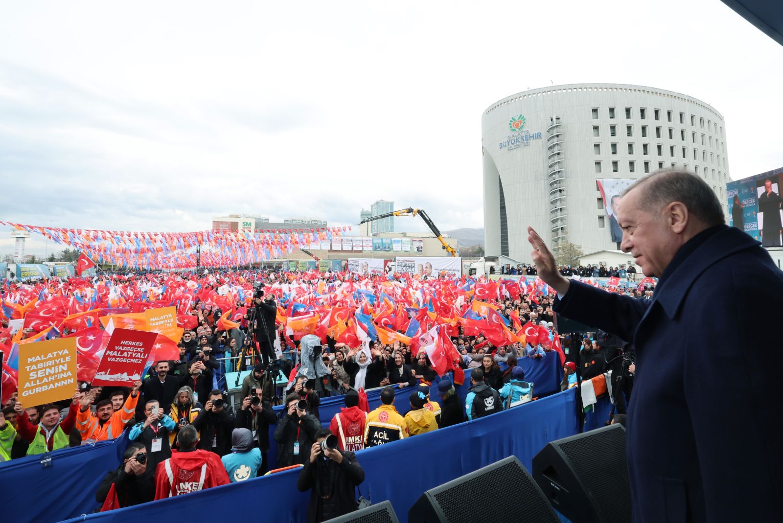 ERDOĞAN: MALATYA'DA 48 BİN 837 KONUTUN YAPIMI SÜRÜYOR