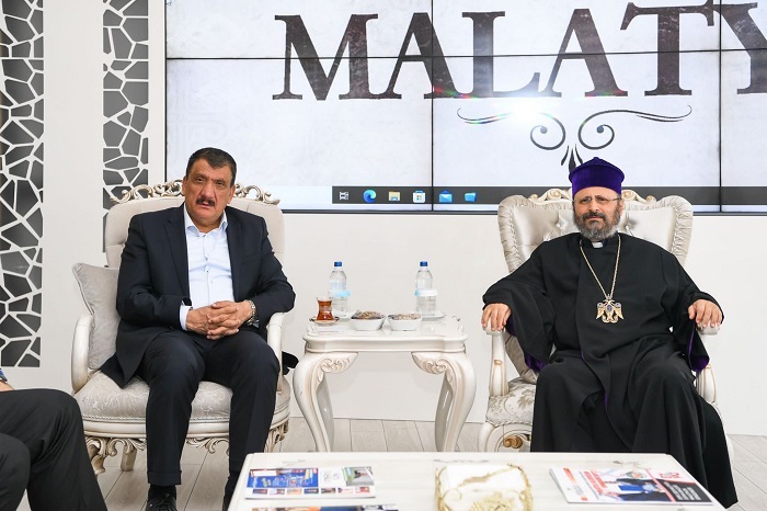 Ermenileri Patriği  'Geçmiş Olsun' Ziyaretine Geldi