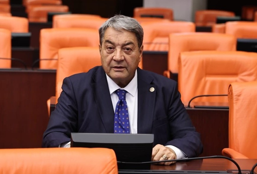 Fendoğlu, Uçak Seferlerini Bakan'a Sordu