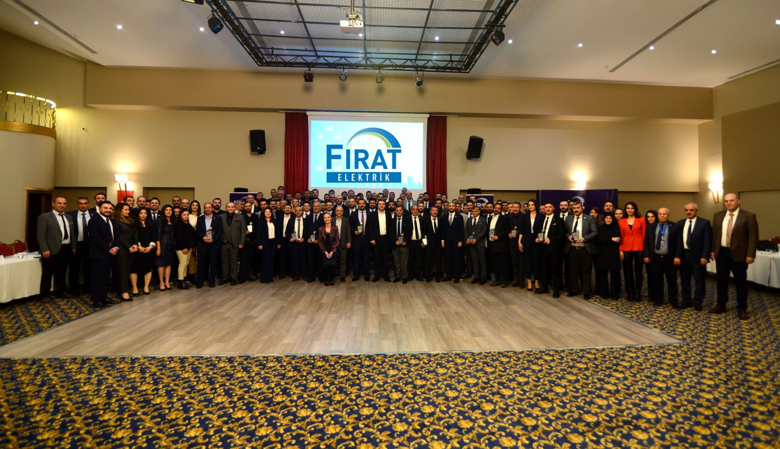 FIRAT EDAŞ KIZ ÇOCUKLARININ GELECEĞİNİ AYDINLATIYOR