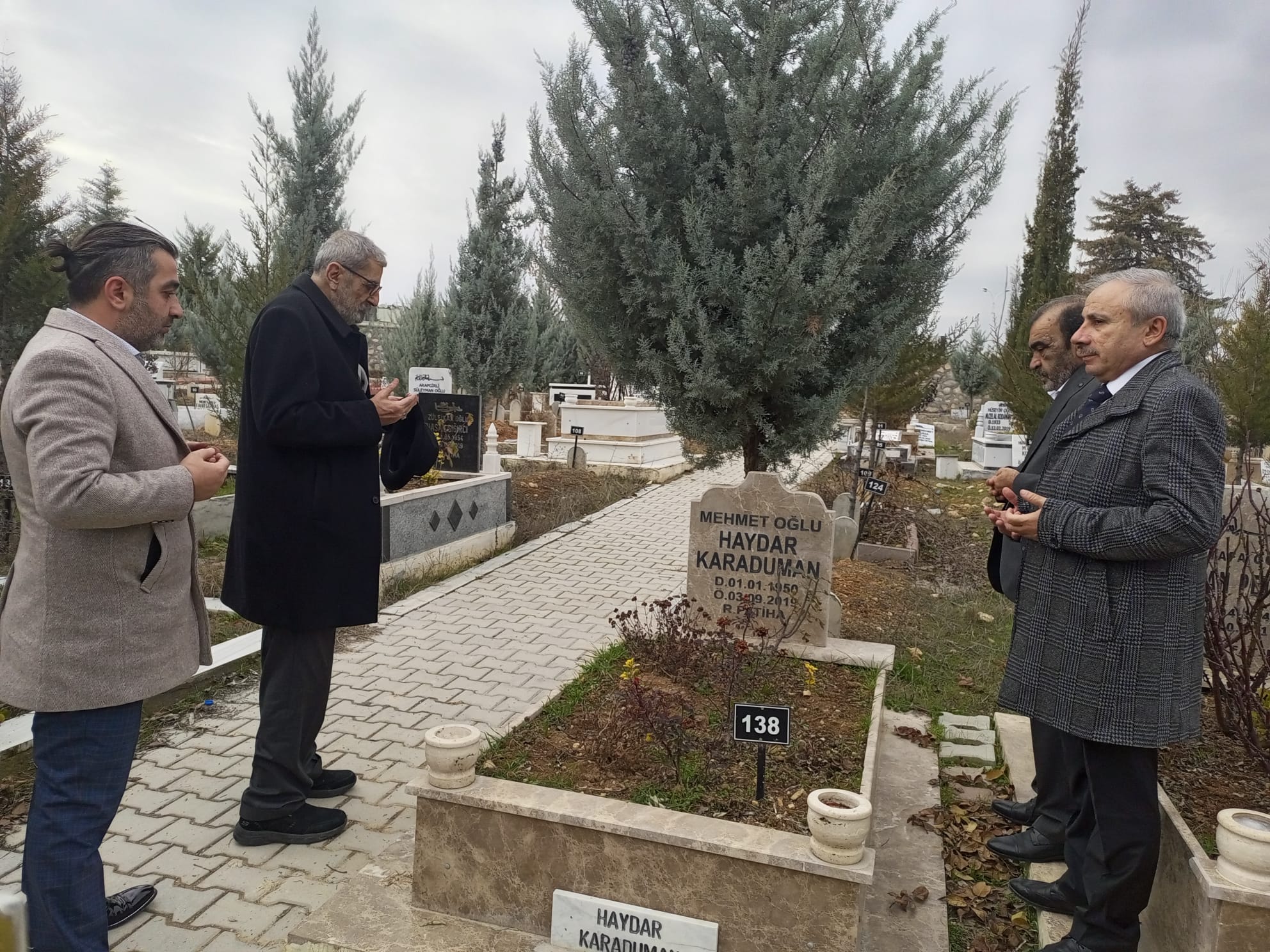Gazeteciler Cemiyeti Başkanı Bilgin  MGC Kurucusu Karaduman’ın Mezarını Ziyaret Etti
