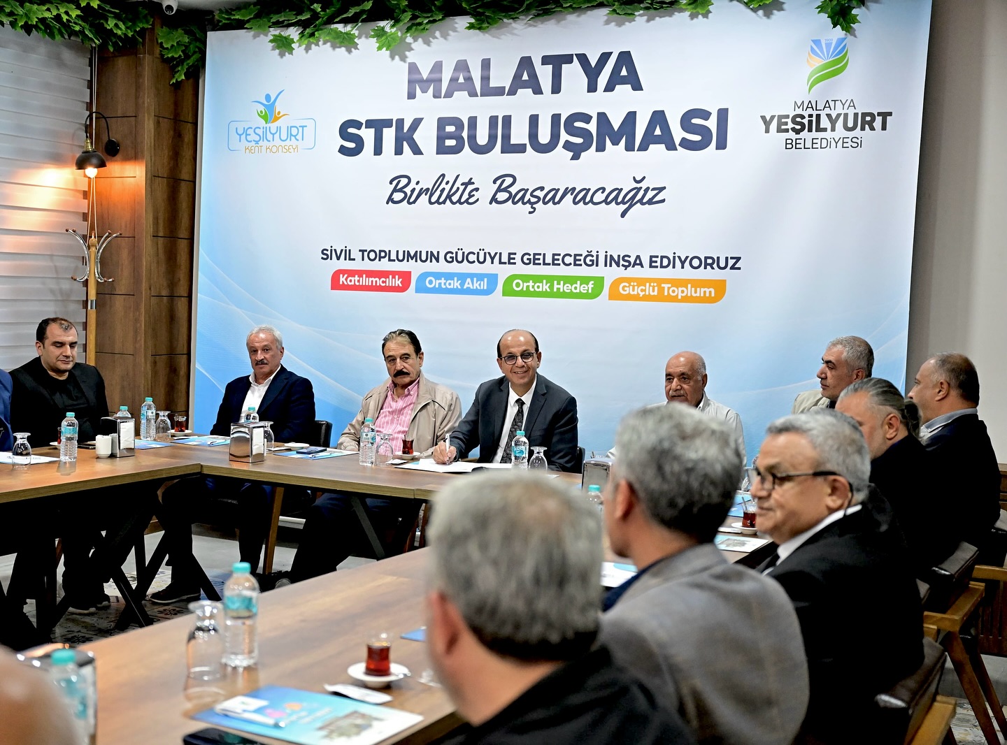 Geçit: Sivil Toplum Kuruluşları, Toplumun Vicdanı ve Sesidir