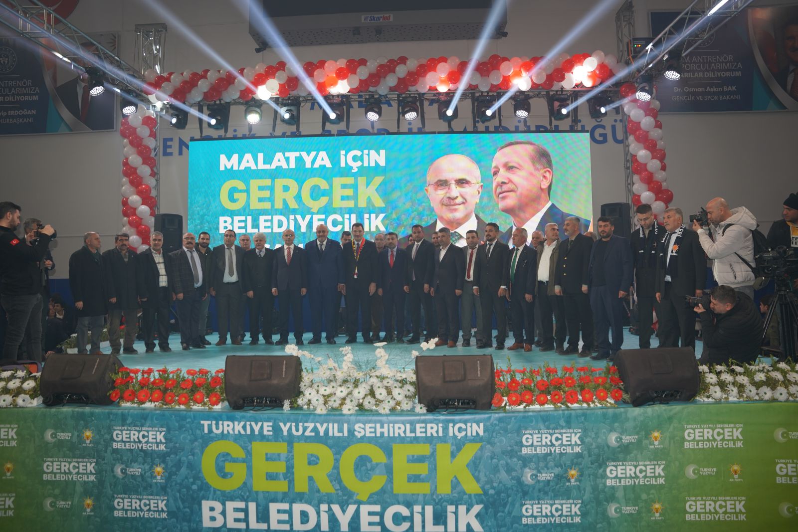 Gelecek Partisinden İstifa Edip AK Partiye Geçtiler