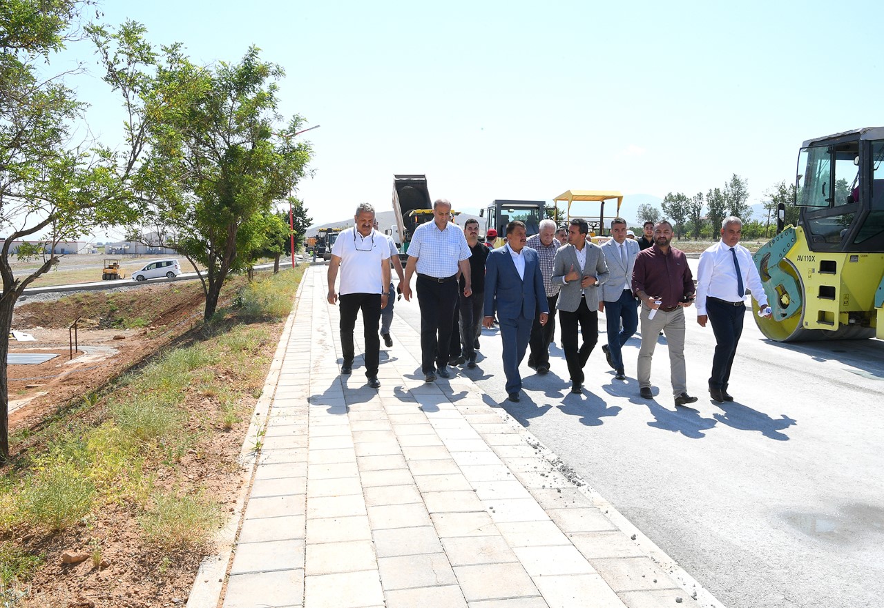Gürkan: Beton Yol Hem Daha Ekonomik Hem Daha Uzun Ömürlü