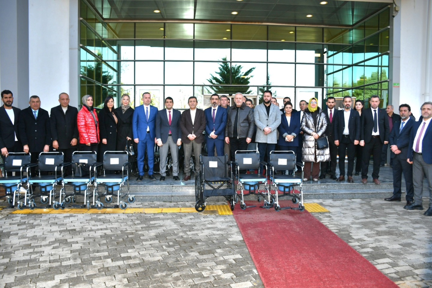 Hastaneye 50 Adet Tekerlekli Sandalye Bağışlandı