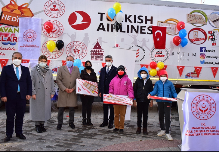 Hediye Karavanı 14 İlde Çocukları Sevindirecek