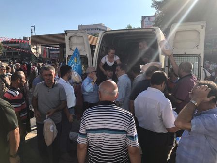 İYİ Parti Malatya'da Ekmek Dağıttı