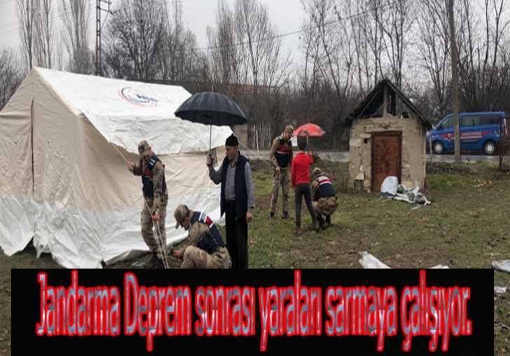 Jandarma Deprem sonrası yaraları sarmaya çalışıyor.