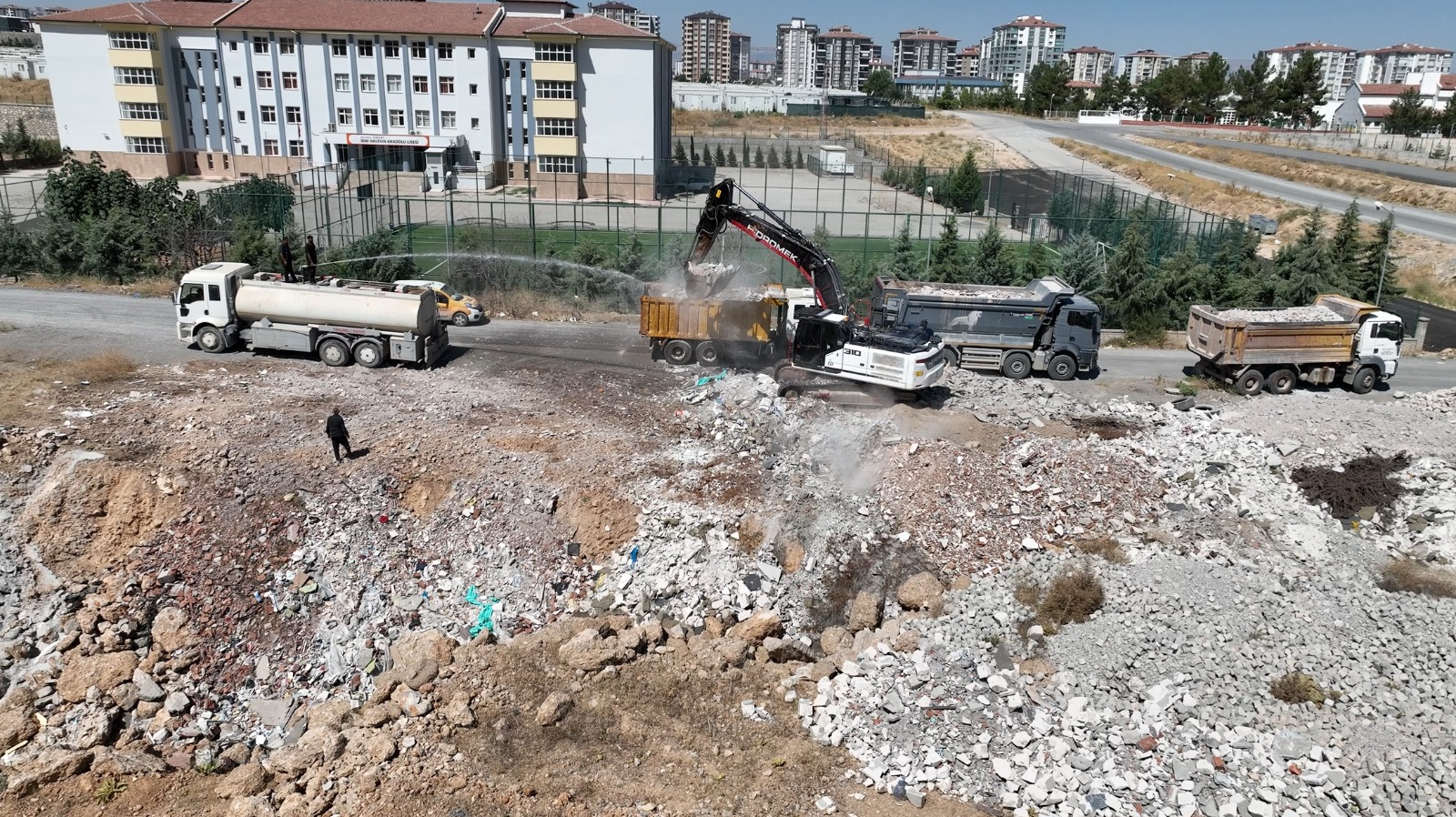 Kaçak Hafriyat Dökülen Alanlar Temizleniyor